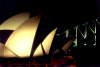 Opera House a Harbour Bridge v noci, Sydney.